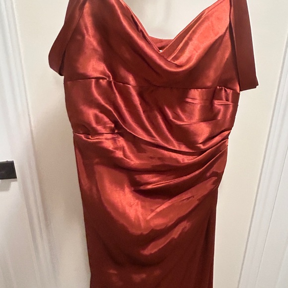 Lina Red Ruched Backless Sheath Dress - Picture 1 of 3